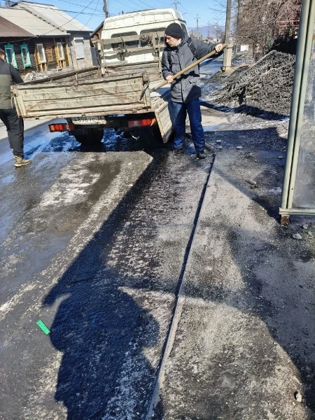 Уборка мусора (п.Талая),антигололёдная подсыпка ,ежедневный вывоз КГО.