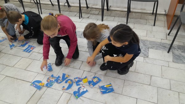 29 октября в библиотеке семейного чтения для младших школьников проведена игровая познавательная программа "Ай, да МЫ!".&nbsp;