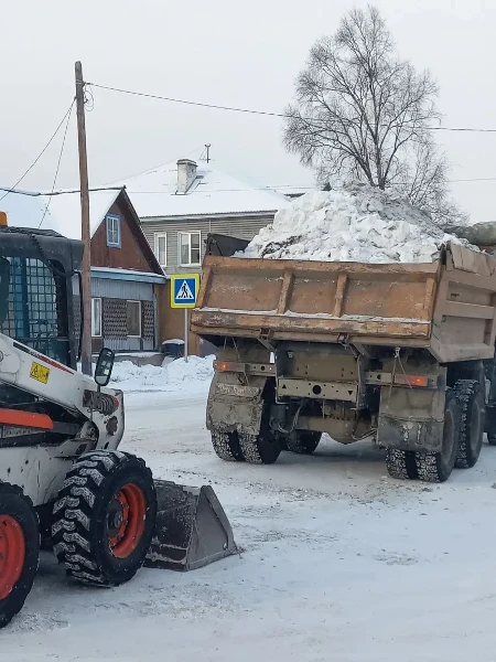 Чистка,уборка снега и наледи по городу.