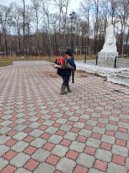 Отсыпка и планировка,монтаж уличного освещения п.Сухой ручей (спортивный корт),уборка листьев (п.Перевал),чистка обочин (м-он квартал),вывоз веток.