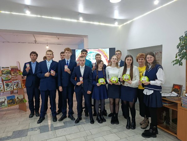 19 ноября в Библиотеке семейного чтения для старшеклассников проведена деловая игра "МЫ все такие разные!", посвящённая Международному дню толерантности. 