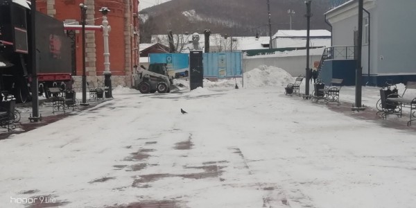 Очистка улиц города от снега