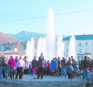 8 мая в Слюдянке в торжественной обстановке был открыт фонтан